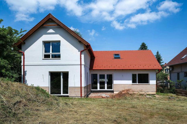 Eladó családi ház, Nagykovácsiban 235 M Ft, 5 szobás