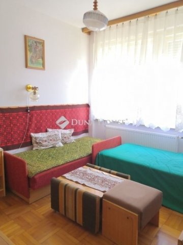 Eladó családi ház, Pomázon 235 M Ft, 9 szobás