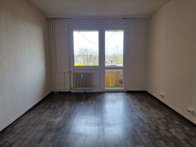 Kiadó panellakás, albérlet, Szolnokon 120 E Ft / hó