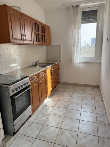 Kiadó téglalakás, albérlet, Szolnokon 120 E Ft / hó, 2 szobás