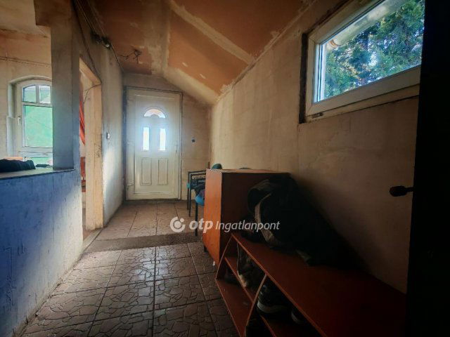 Eladó családi ház, Törtelen 13 M Ft, 1+1 szobás