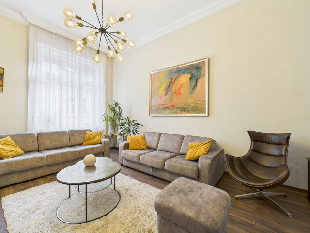 Eladó téglalakás, Budapesten, VI. kerületben 141.3 M Ft