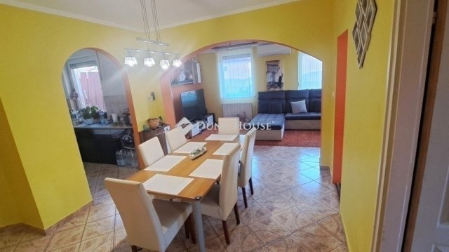 Eladó ikerház, Üllőn 125 M Ft, 5 szobás / költözzbe.hu