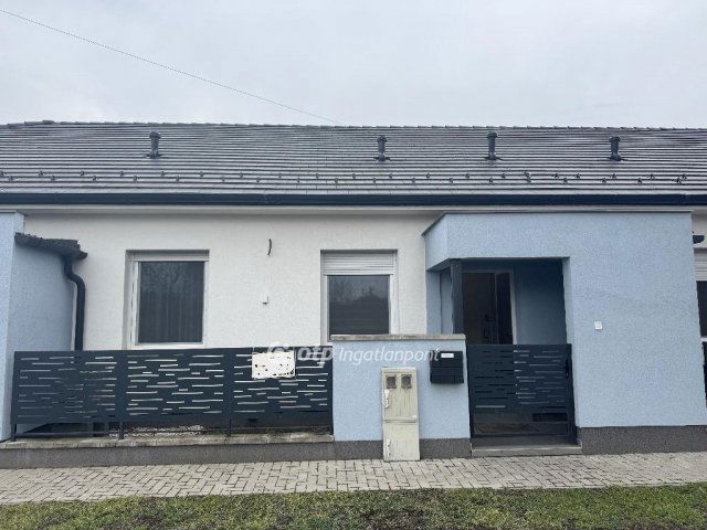 Eladó téglalakás, Cegléden 74.9 M Ft, 3 szobás