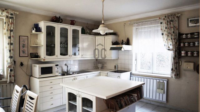 Eladó családi ház, Budakalászon 207 M Ft, 8 szobás