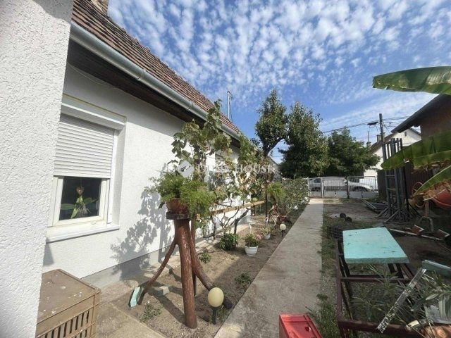 Eladó családi ház, Üllőn 42.9 M Ft, 1 szobás