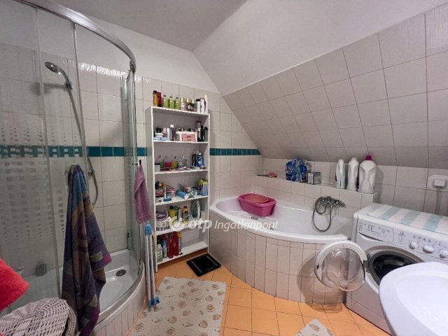 Eladó családi ház, Egerben 124.9 M Ft, 3 szobás