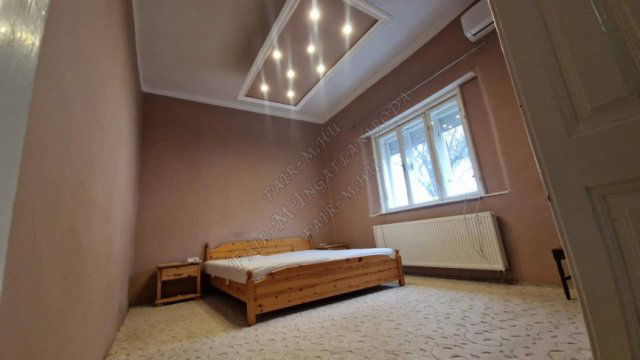 Eladó családi ház, Hódmezővásárhelyen 32.9 M Ft, 2 szobás