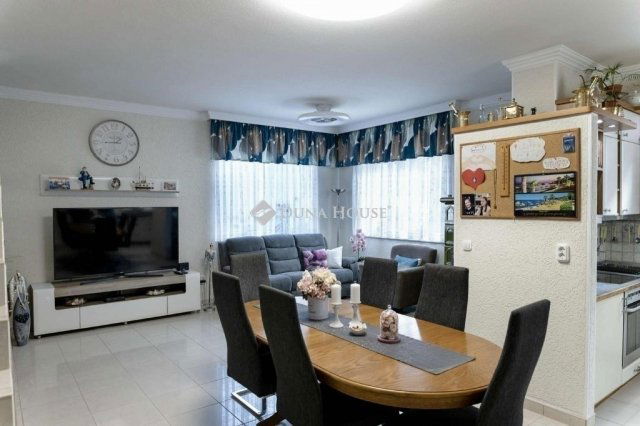 Eladó családi ház, Dunakeszin 193 M Ft, 5 szobás