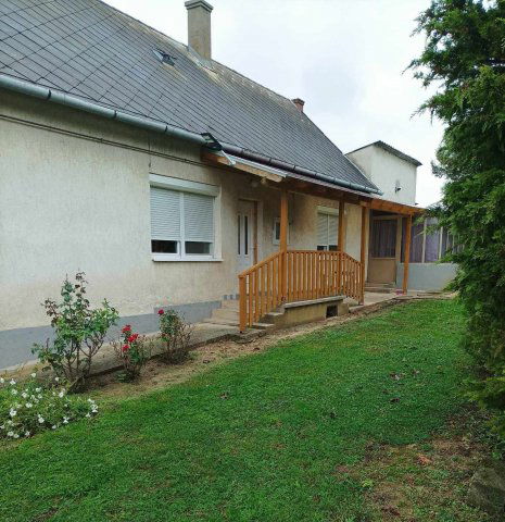 Eladó családi ház, Tótvázsonyban 64.5 M Ft, 2 szobás