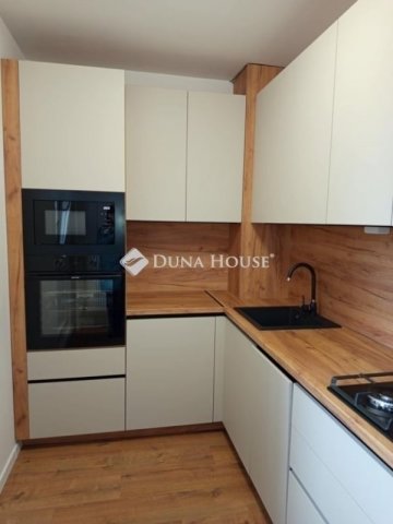 Eladó panellakás, Pécsett 54.9 M Ft, 2 szobás