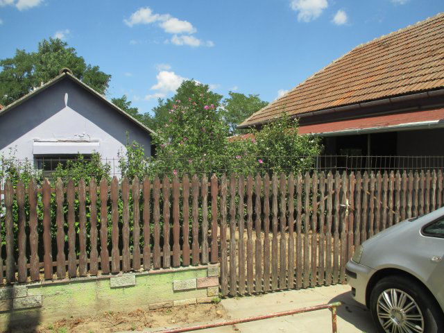 Eladó családi ház, Zsadányon 8.5 M Ft, 2 szobás
