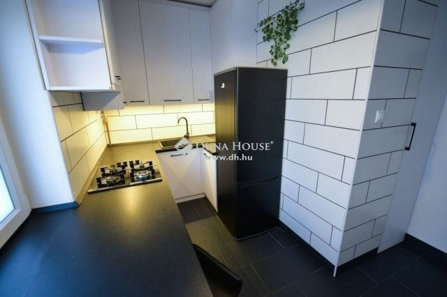 Eladó téglalakás, Kecskeméten 59.9 M Ft, 2 szobás