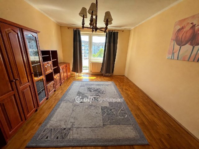 Eladó téglalakás, Győrött 64.9 M Ft, 2+1 szobás