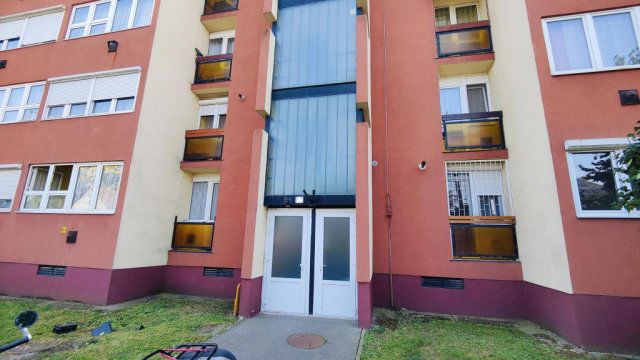 Eladó panellakás, Hatvanban, Vas Gereben utcában 35.5 M Ft