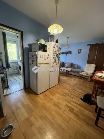 Eladó panellakás, Balatonalmádiban 70 M Ft, 4 szobás