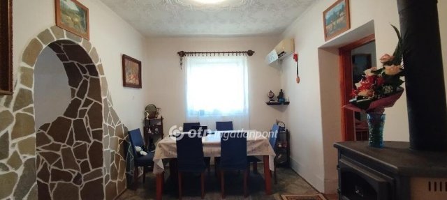 Eladó családi ház, Tiszaföldváron 32 M Ft, 2 szobás