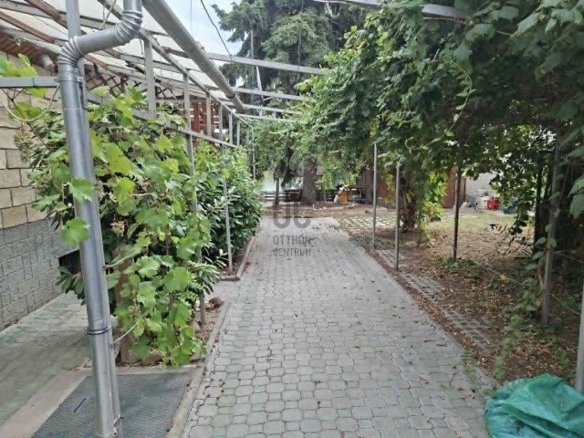Eladó nyaraló, Szigetszentmiklóson 89.9 M Ft, 2 szobás