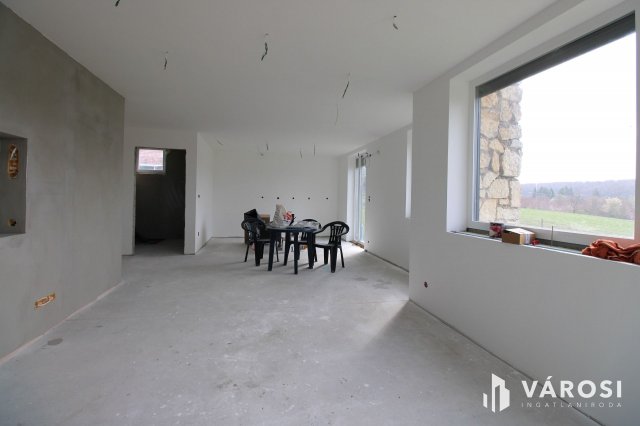 Eladó családi ház, Úrkúton 89.9 M Ft, 5+1 szobás