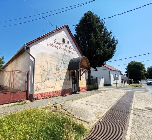 Eladó ipari ingatlan, Bonyhádon 59.9 M Ft, 7 szobás