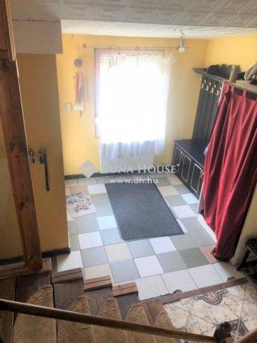 Eladó családi ház, Halásztelken 295 M Ft, 8 szobás