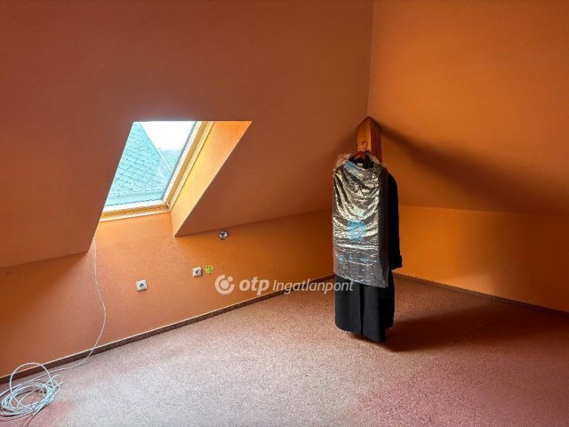 Eladó családi ház, Balsán 41.5 M Ft, 6+1 szobás