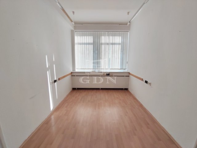 Kiadó iroda, Budapesten, XV. kerületben 24 E Ft / hó, 1 szobás