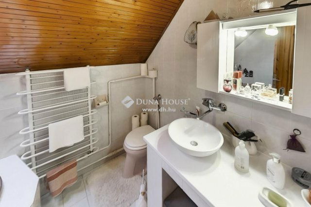 Eladó családi ház, Kecskeméten 90.99 M Ft, 6 szobás