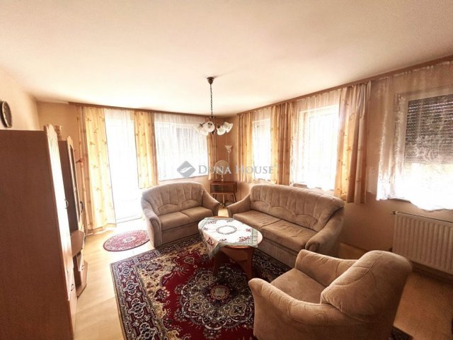 Eladó téglalakás, Mosonmagyaróváron 52.5 M Ft, 2 szobás