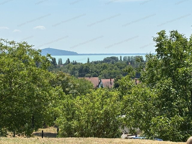 Eladó családi ház, Ábrahámhegyen 199 M Ft, 3 szobás