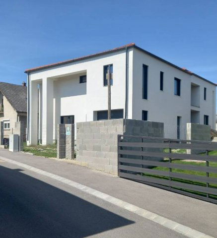 Eladó családi ház, Balatonfüreden 175 M Ft, 23 szobás