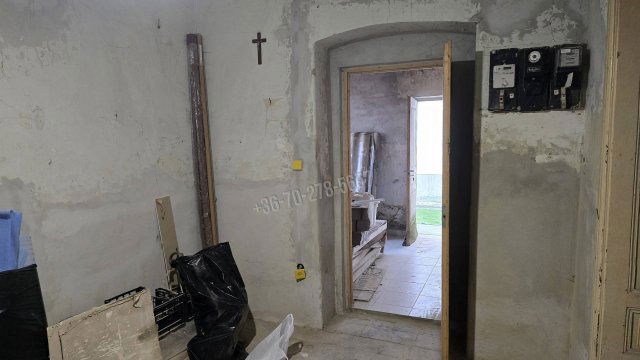 Eladó téglalakás, Pécsett, Könyök utcában 32 M Ft, 2+1 szobás