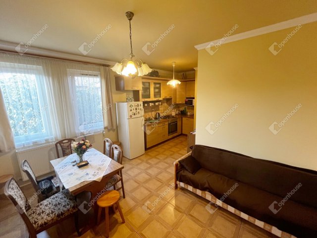 Eladó ikerház, Debrecenben 145 M Ft, 4 szobás