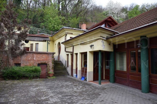 Kiadó iroda, Miskolcon 450 E Ft / hó, 6 szobás