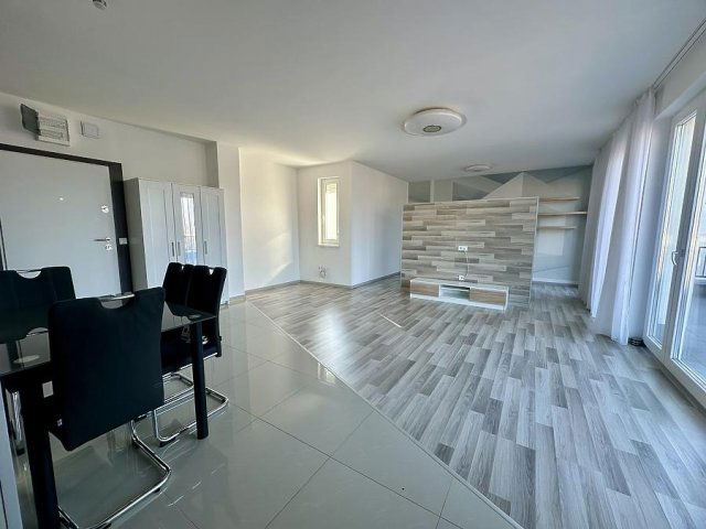 Eladó téglalakás, Vácon 79 M Ft, 2 szobás