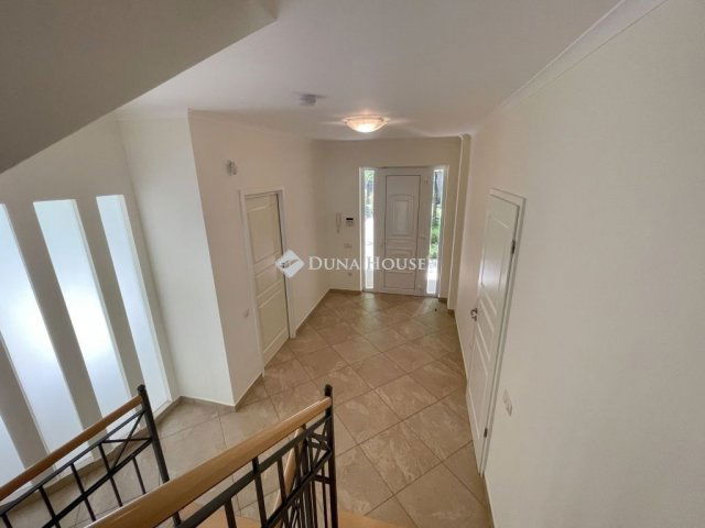 Eladó családi ház, Budapesten, II. kerületben 375 M Ft, 5 szobás