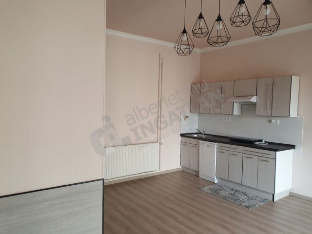 Kiadó téglalakás, albérlet, XXI. kerületben, Kossuth Lajos utcában