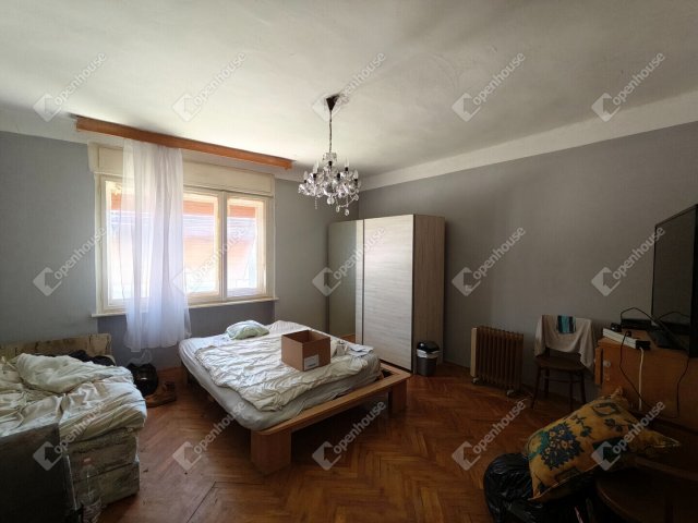 Eladó családi ház, Pápocon 16.9 M Ft, 2 szobás