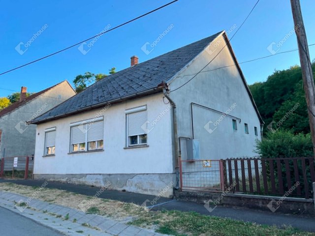 Eladó családi ház, Kaposváron 31.9 M Ft, 3 szobás