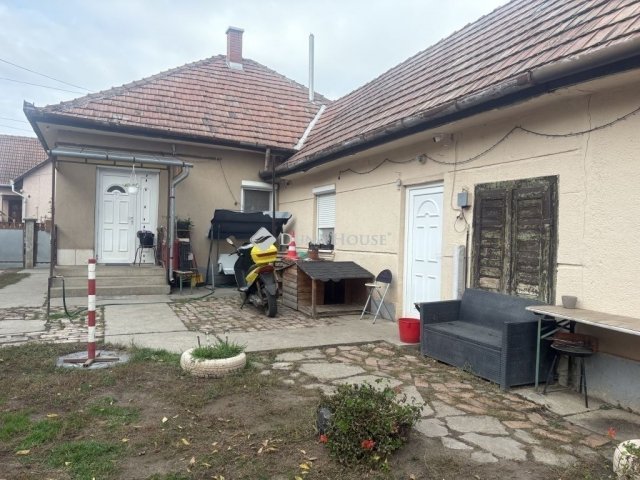 Eladó családi ház, Turán 40 M Ft, 3 szobás