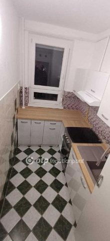 Eladó panellakás, Budapesten, III. kerületben 64.99 M Ft