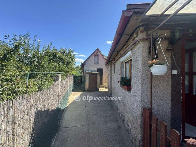 Eladó családi ház, Debrecenben 64.9 M Ft, 3 szobás