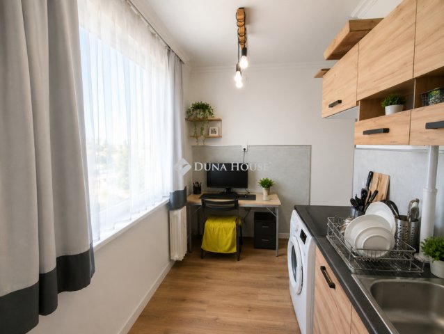 Eladó panellakás, Kecskeméten 42.9 M Ft, 2 szobás