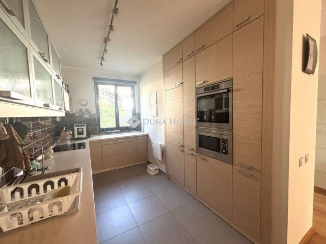 Eladó családi ház, Pécelen 129 M Ft, 5 szobás