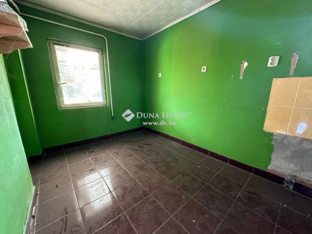 Eladó családi ház, Dunavecsén 15.8 M Ft, 3+1 szobás