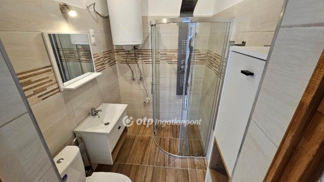 Eladó téglalakás, Egerben 45.9 M Ft, 2 szobás