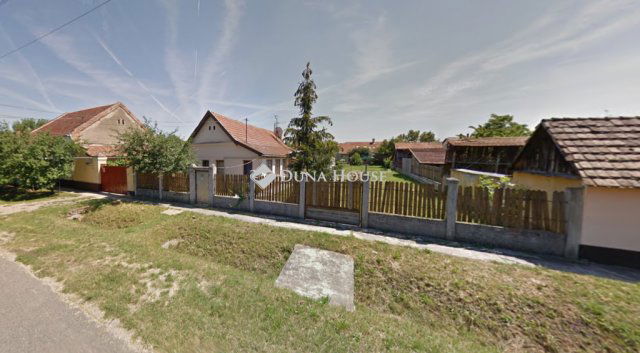 Eladó családi ház, Orosházán 8.5 M Ft, 2 szobás