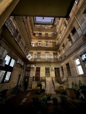 Eladó téglalakás, Budapesten, VII. kerületben 53.5 M Ft