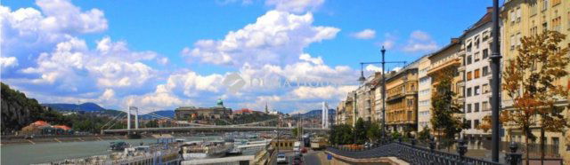 Eladó téglalakás, Budapesten, V. kerületben 199.9 M Ft, 5 szobás