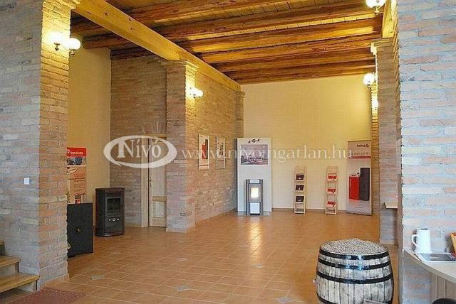 Eladó ipari ingatlan, Bakonyjákón 600 M Ft / költözzbe.hu